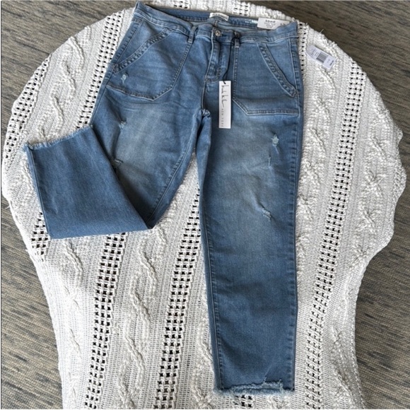 Nicole Miller Distressed Blue Ankle Jeans - Picture 8 of 11